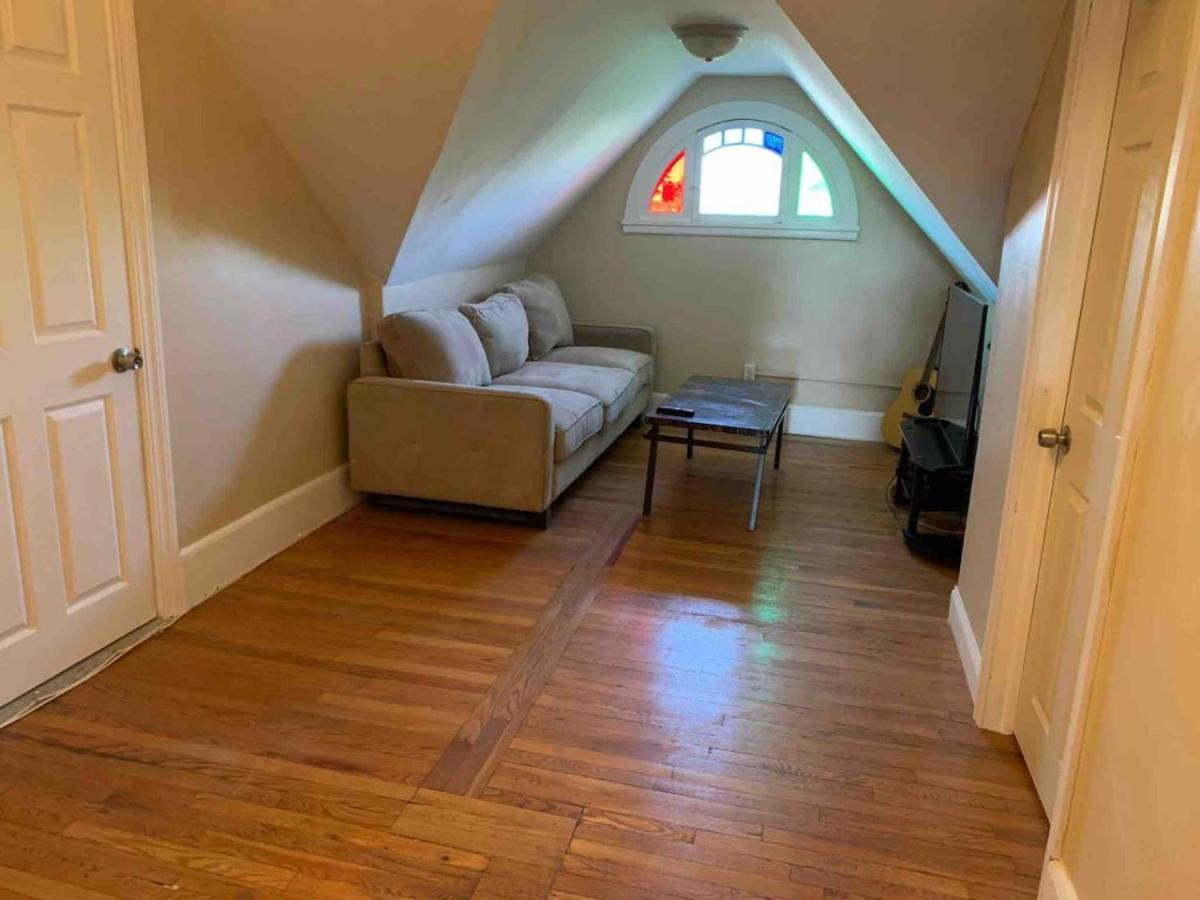 Sunny Spacious Room In Federal Hill, Downtown With Shared Bathroom And Kitchen Providence Exterior photo